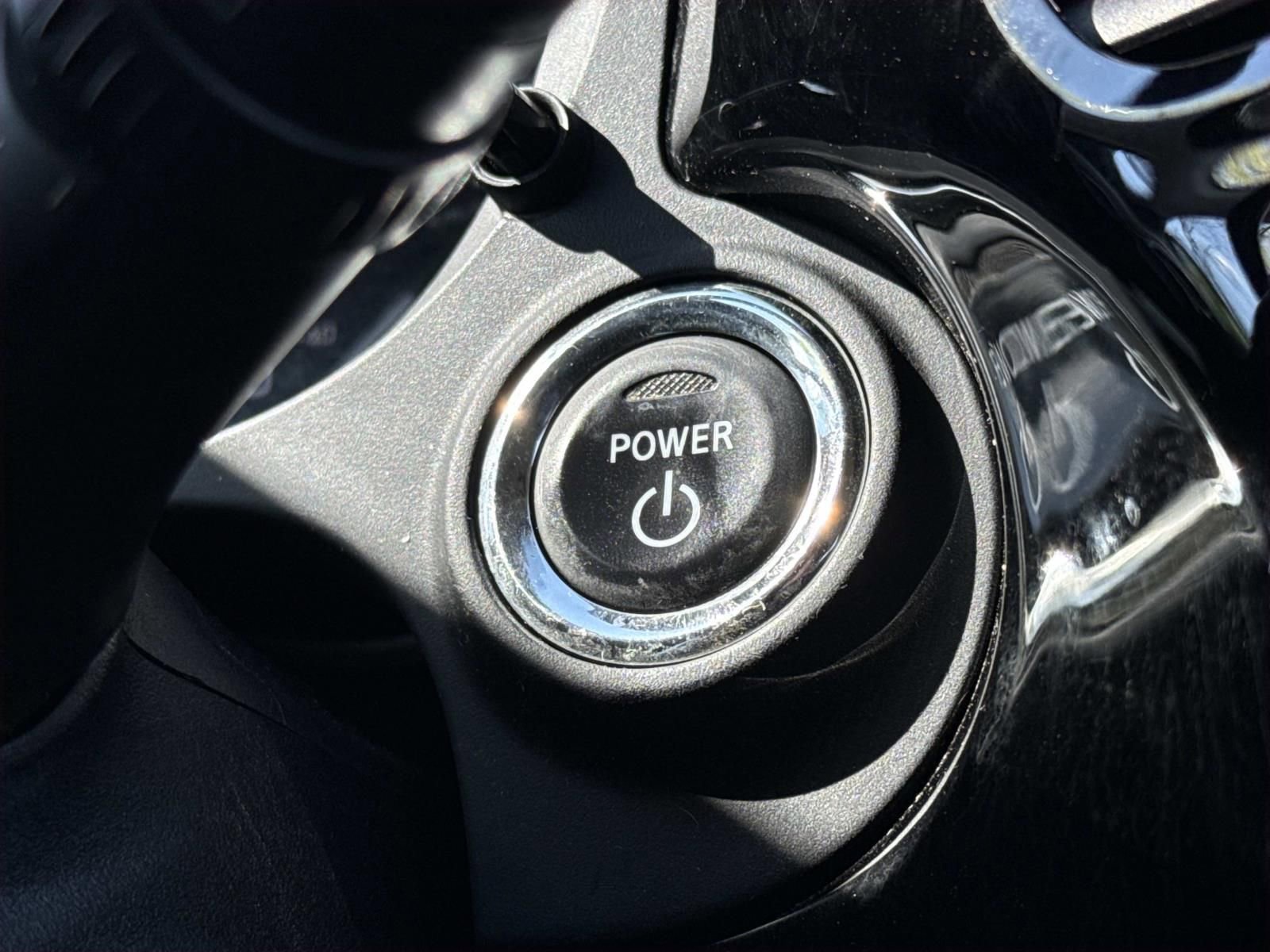 Used 2018 Mitsubishi Outlander 4WD Plug-In Hybrid image 20