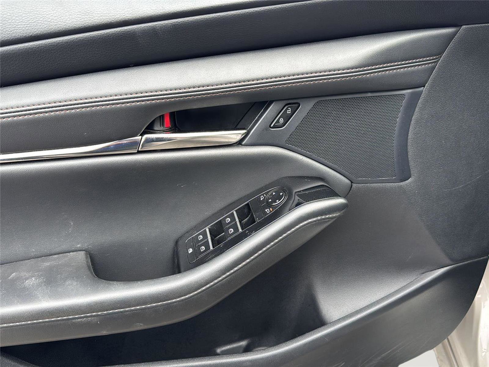 Used 2024 MAZDA MAZDA3 s image 30