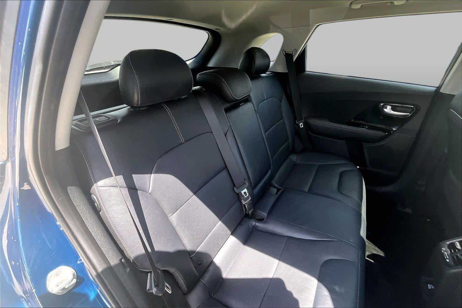Used 2018 Kia Niro Touring FWD image 19