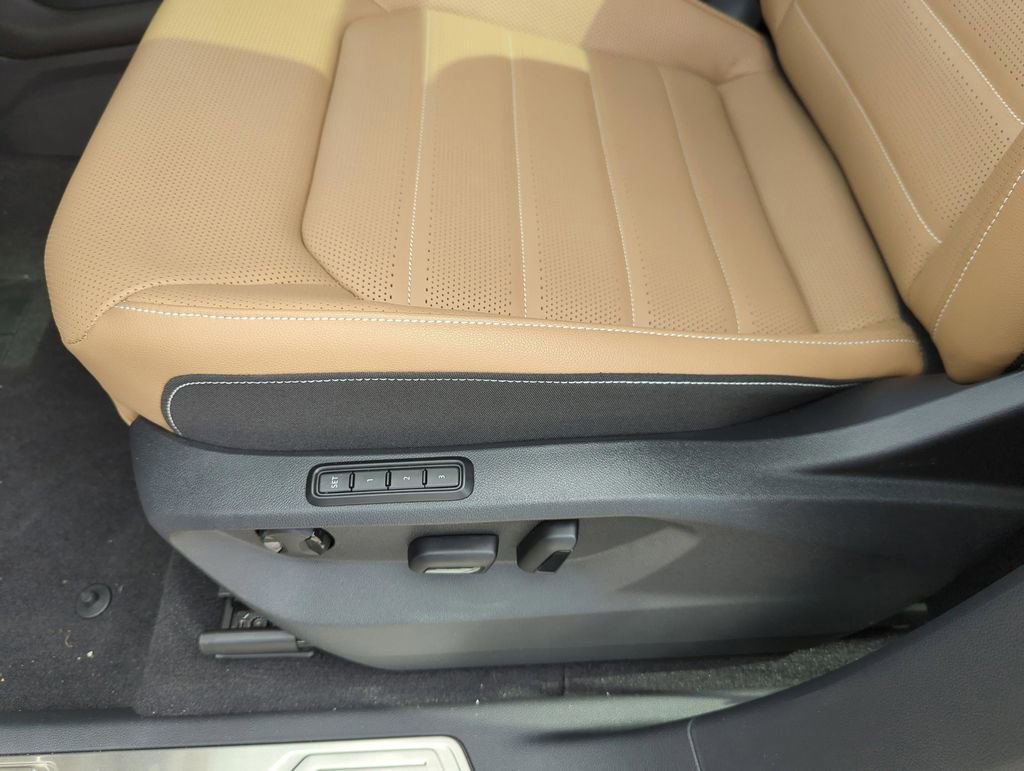 New 2026 Volkswagen Atlas Cross Sport SEL R-Line image 34