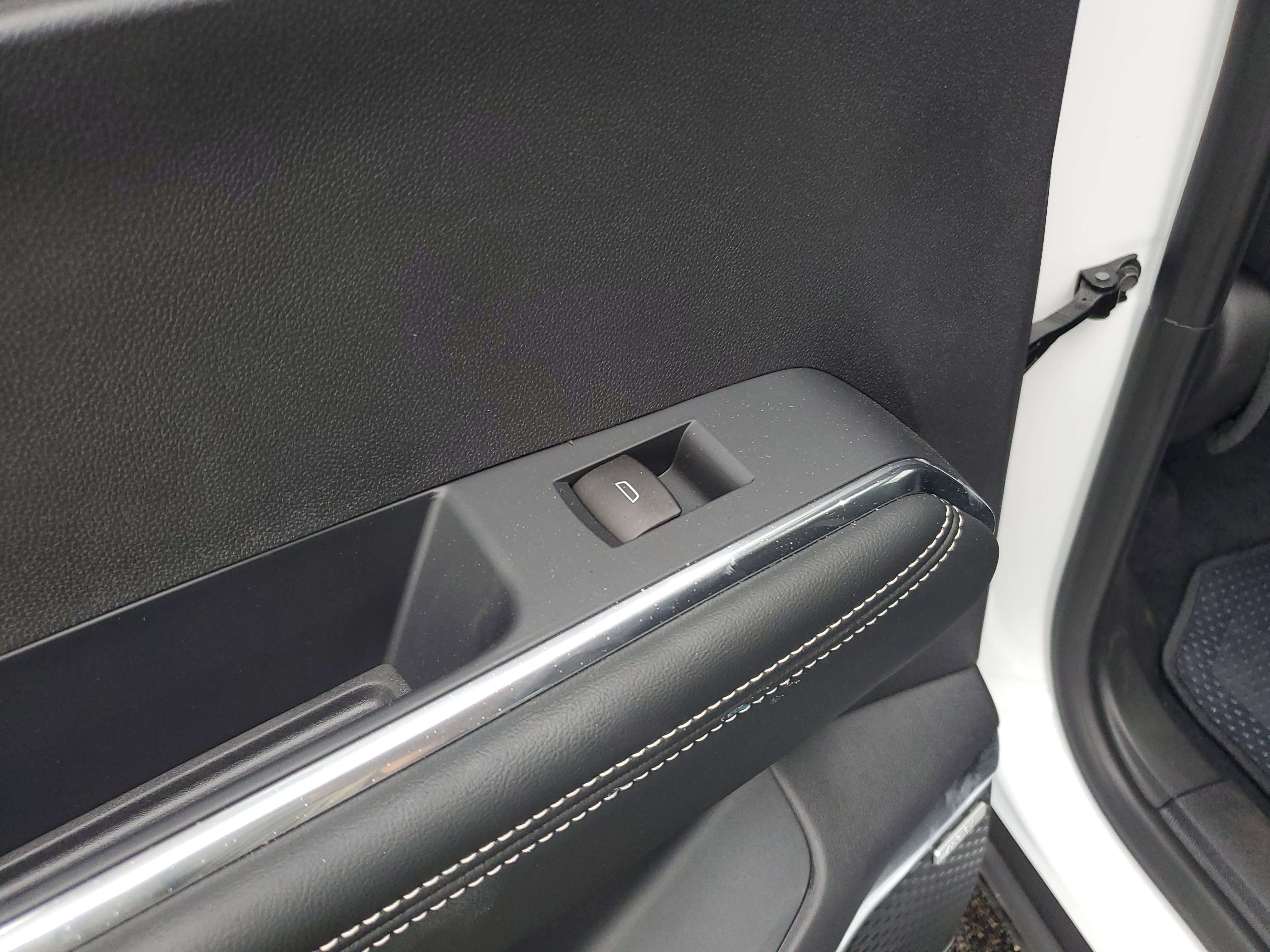 New 2025 GMC Acadia Elevation image 32