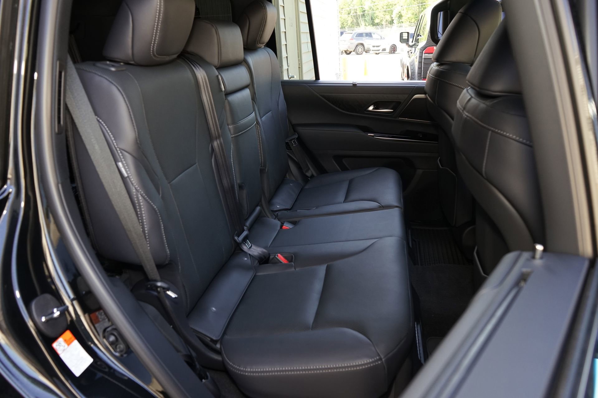 Used 2025 Lexus LX 600 4WD w/ Accessory Package (2T) image 23