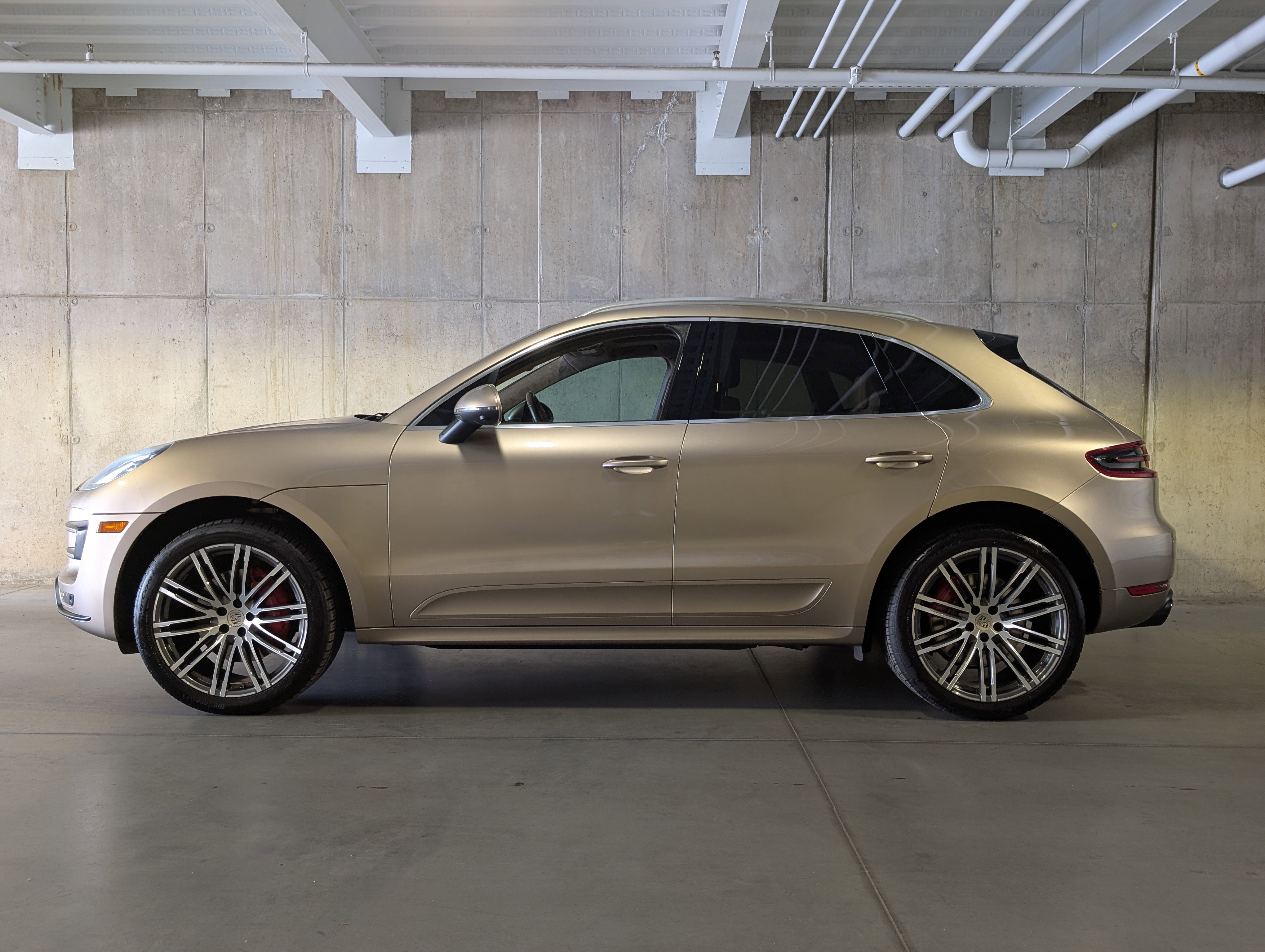 Used 2017 Porsche Macan Turbo image 2