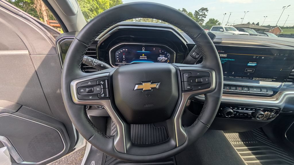 Used 2023 Chevrolet Silverado 1500 LT AWD/4WD image 7