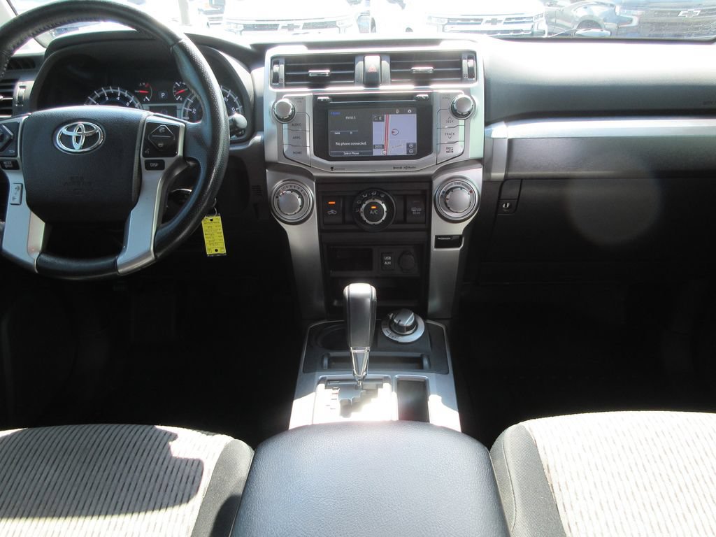 Used 2018 Toyota 4Runner SR5 AWD/4WD image 15