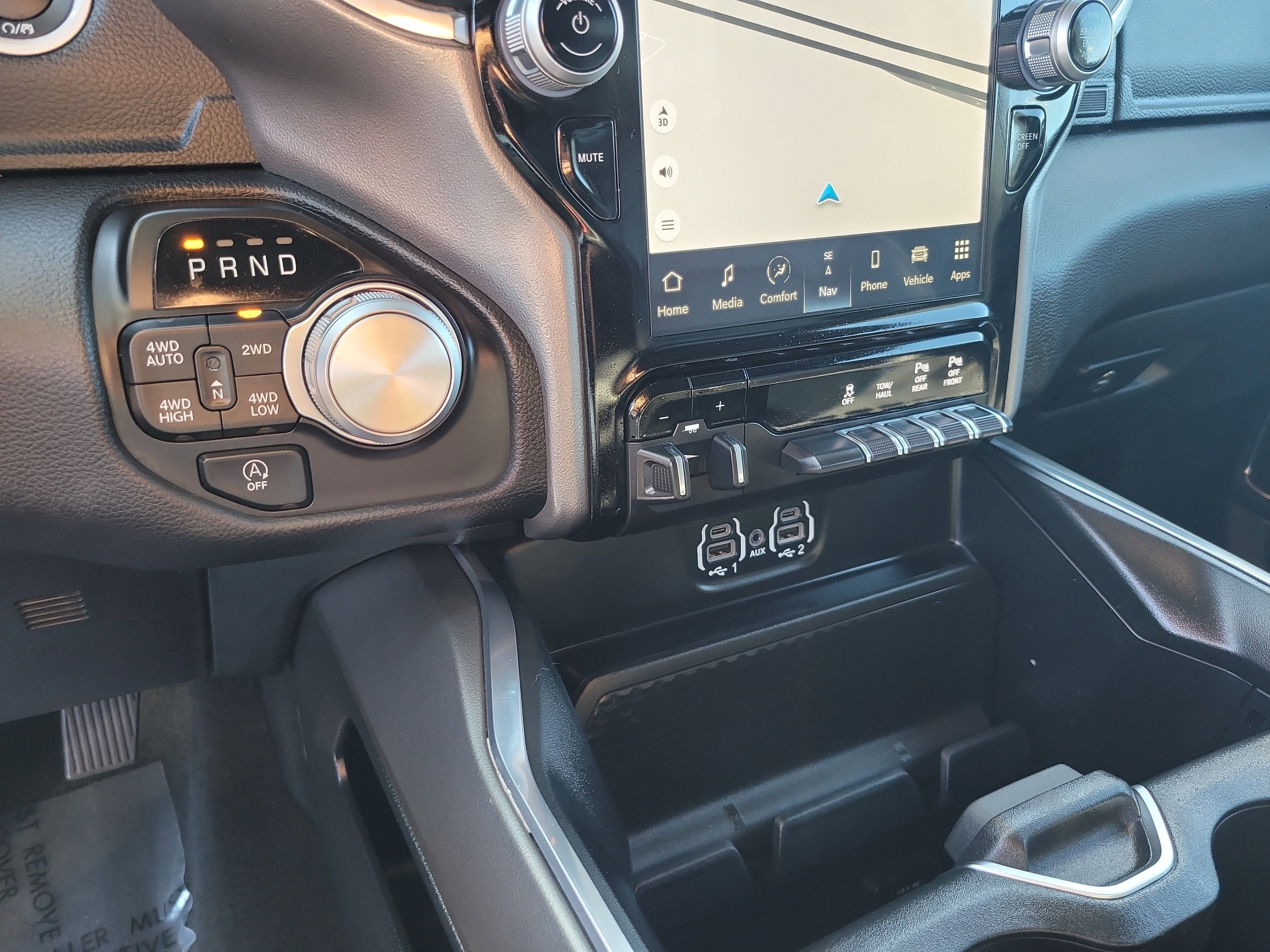 Used 2024 RAM 1500 Laramie image 25