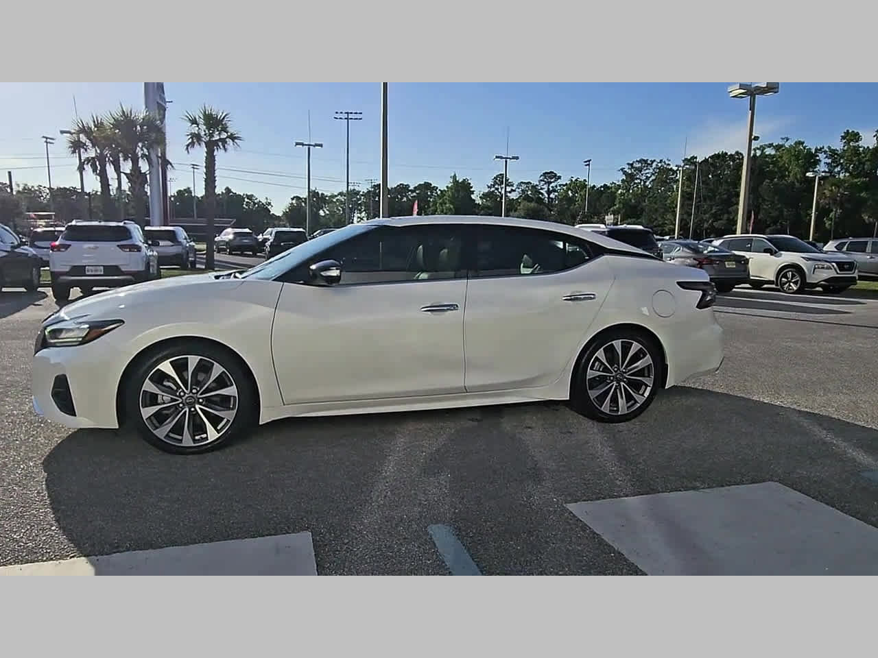Used 2023 Nissan Maxima Platinum w/ Sport Mat Group FWD image 26