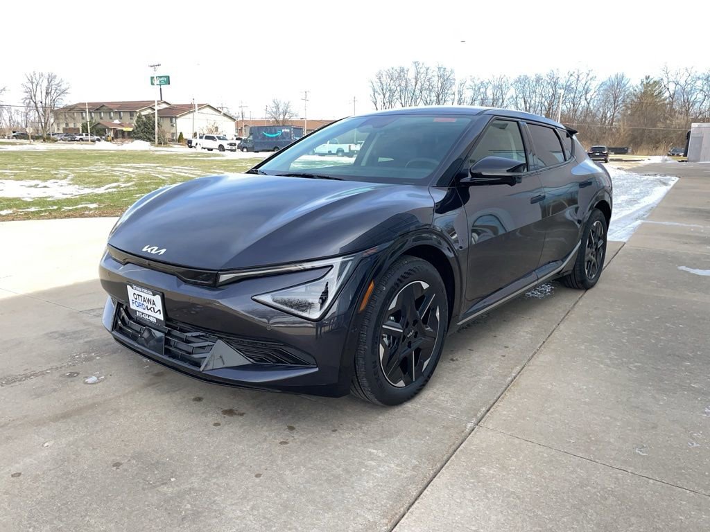 New 2025 Kia EV6 Wind image 2