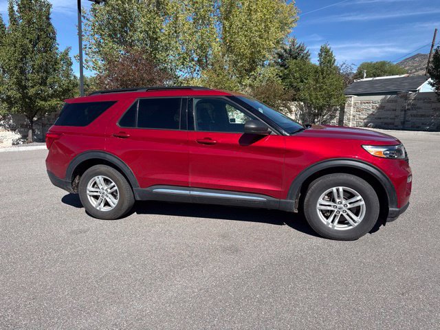 Used 2020 Ford Explorer XLT w/ Equipment Group 202A AWD/4WD image 13