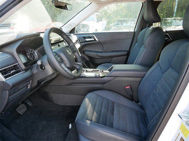 New 2025 Mitsubishi Outlander AWD image 4