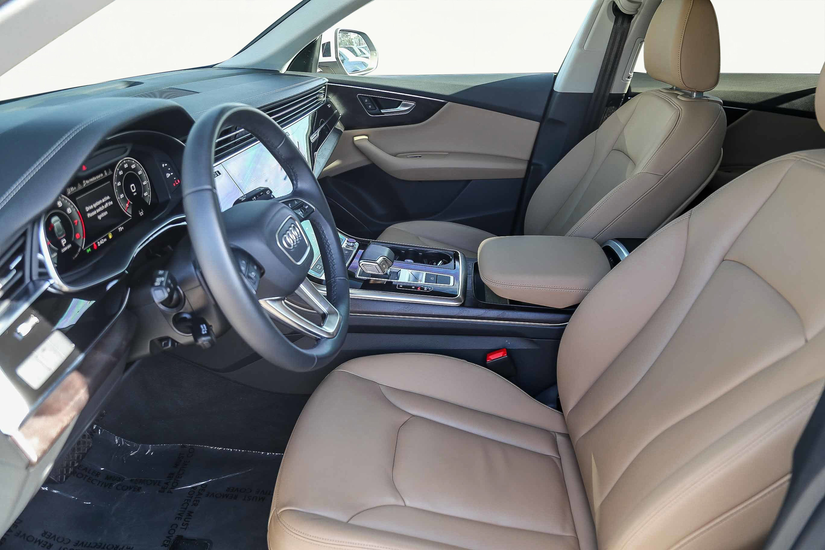 Used 2023 Audi Q8 Premium image 25