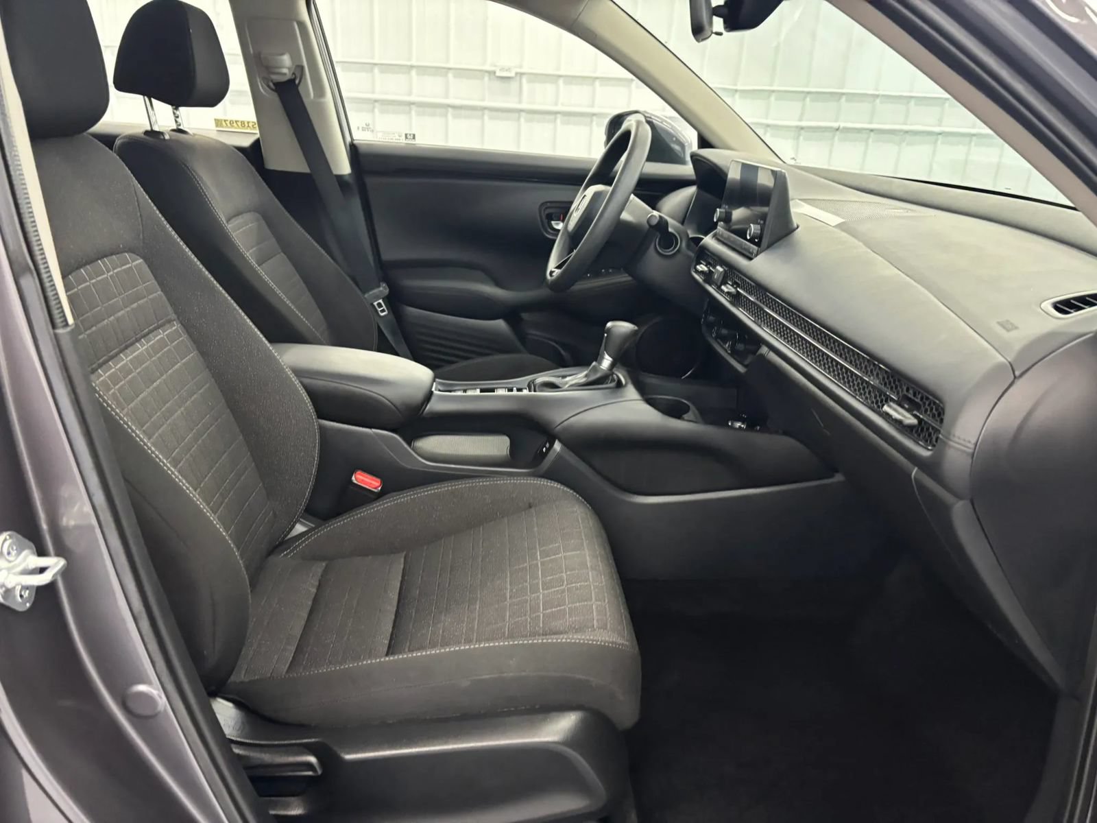 Used 2025 Honda HR-V LX image 38