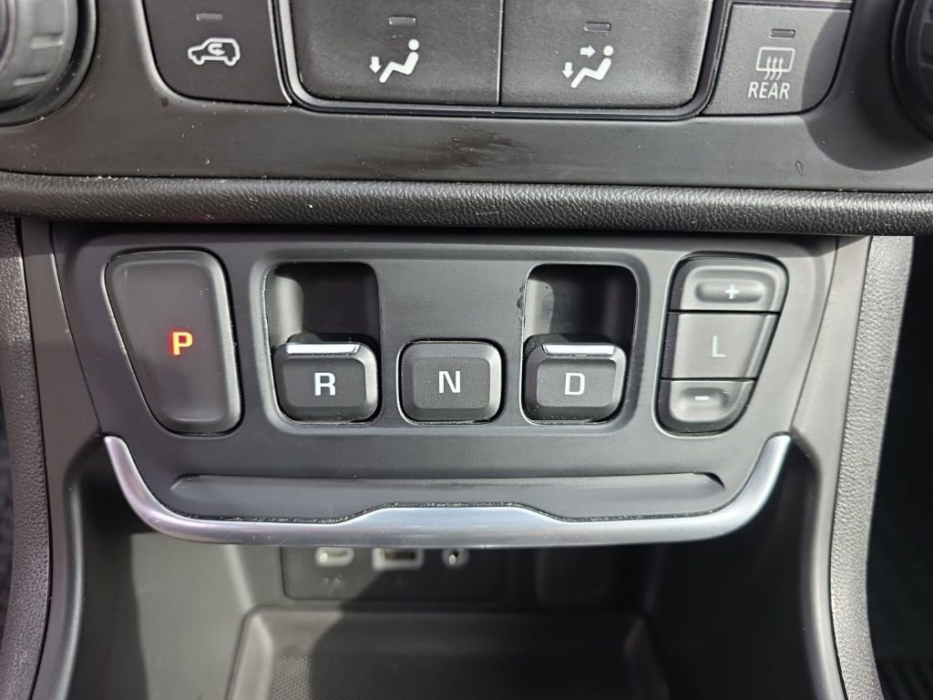 Used 2018 GMC Terrain SLE image 29