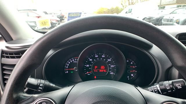 Used 2016 Kia Soul FWD image 12