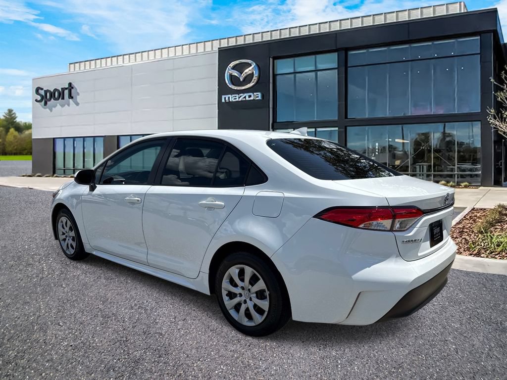 Used 2023 Toyota Corolla LE FWD image 5