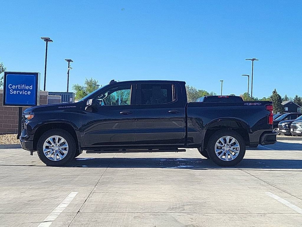 Used 2023 Chevrolet Silverado 1500 Custom AWD/4WD image 5