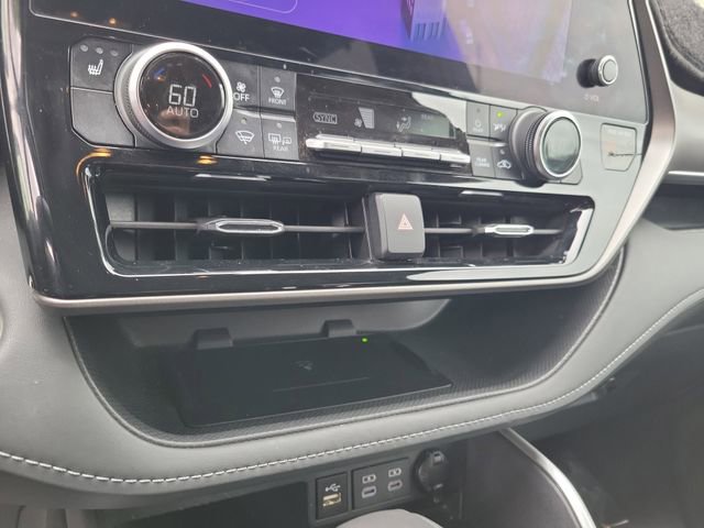 Used 2024 Toyota Highlander XLE FWD image 22
