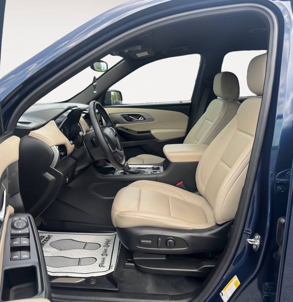 Used 2023 Chevrolet Traverse LT w/ LPO, Floor Liner Package AWD/4WD image 11