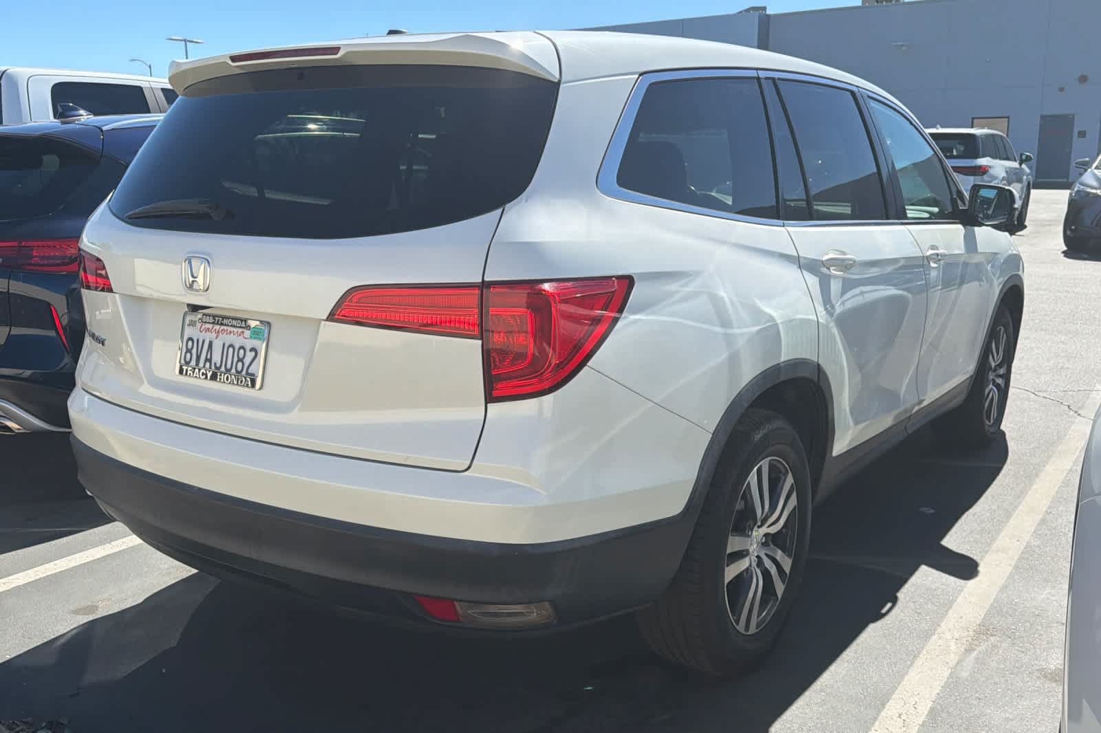 Used 2017 Honda Pilot EX-L image 2