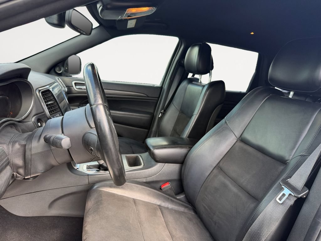 Used 2019 Jeep Grand Cherokee Laredo w/ Laredo X Package AWD/4WD image 9