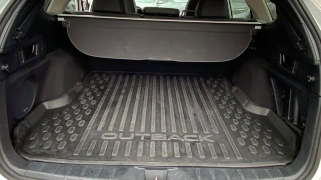 Certified 2022 Subaru Outback Limited image 33
