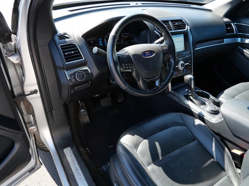 Used 2017 Ford Explorer Limited AWD/4WD image 12