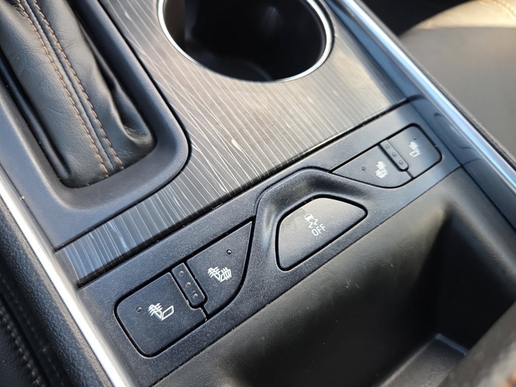 Used 2016 Chevrolet Impala LTZ FWD image 38