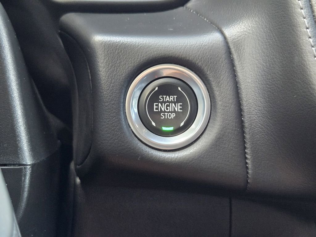 Used 2023 Chevrolet Suburban LT image 20