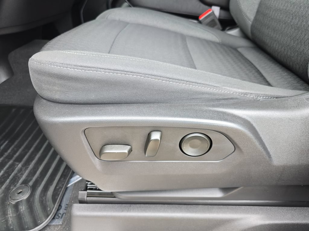 Used 2023 Chevrolet Silverado 1500 LT AWD/4WD image 28