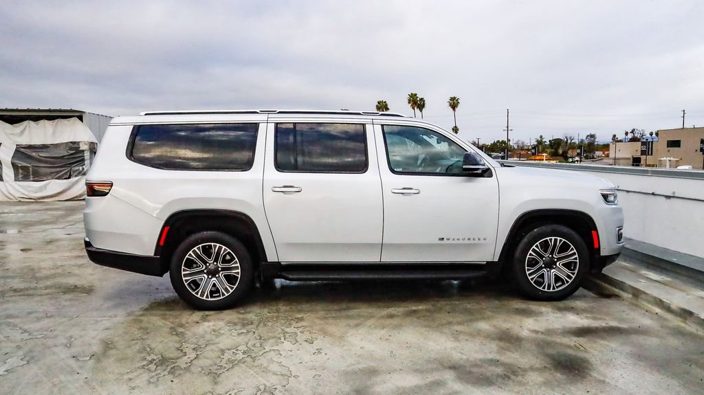 Used 2024 Jeep Wagoneer L Series II w/ Flexible Seating Group image 13