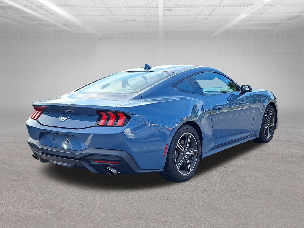 Used 2025 Ford Mustang Coupe RWD image 7
