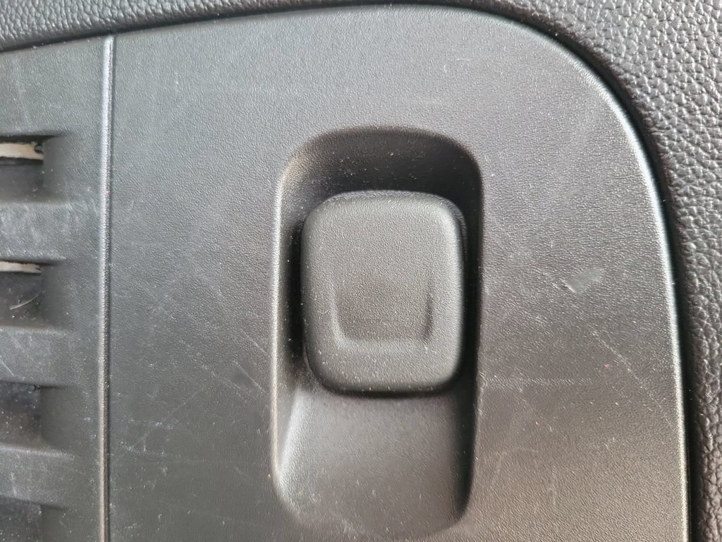 Used 2018 Chevrolet Suburban Premier AWD/4WD image 9