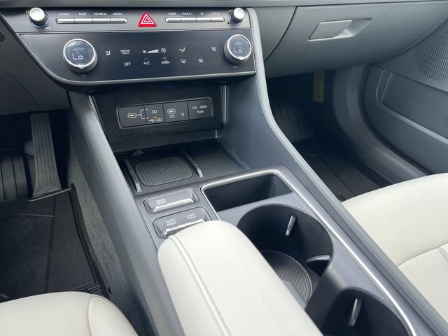 New 2026 Hyundai Sonata SEL FWD image 17