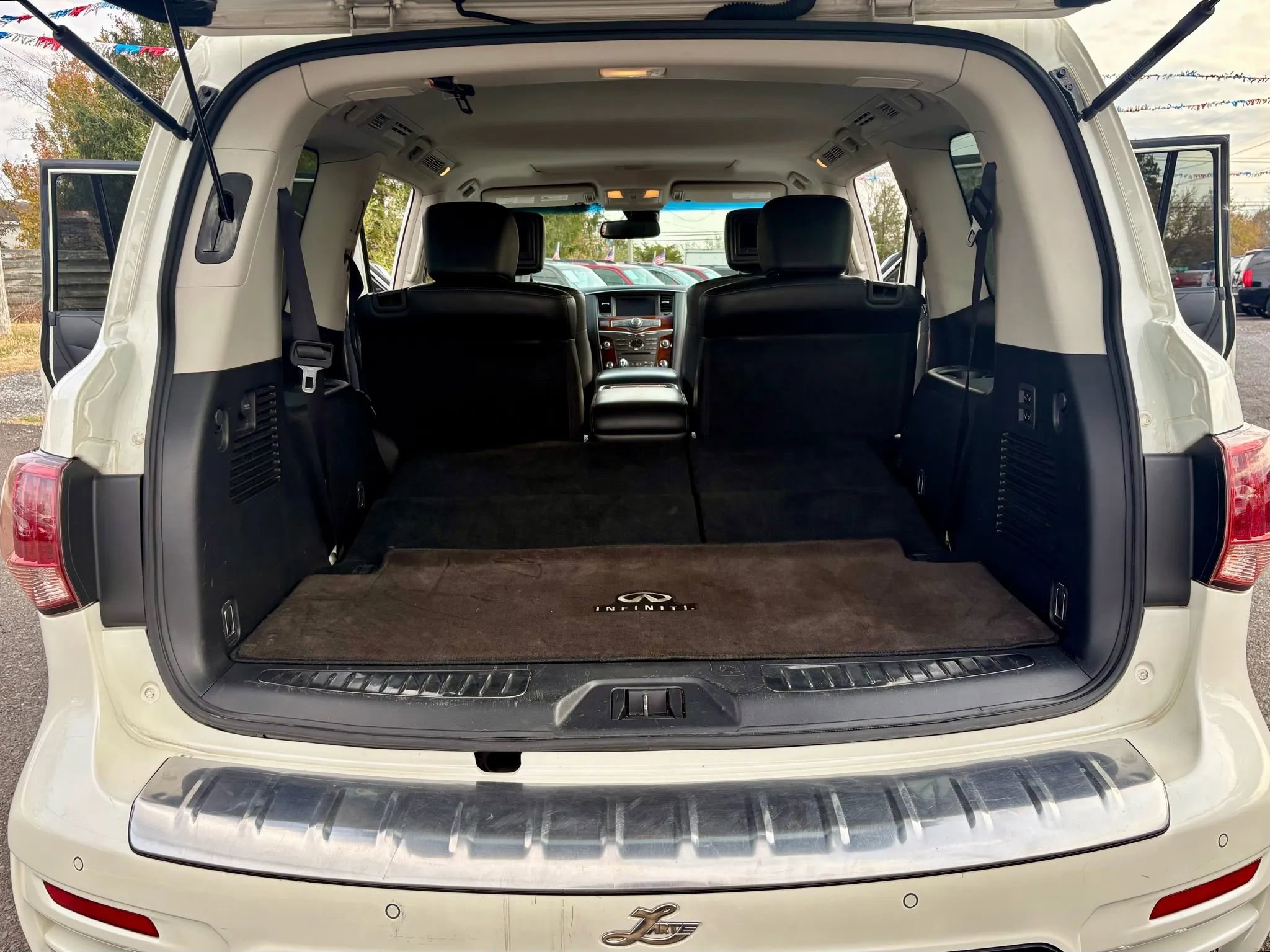 Used 2016 INFINITI QX80 4WD w/ Deluxe Technology Package image 26