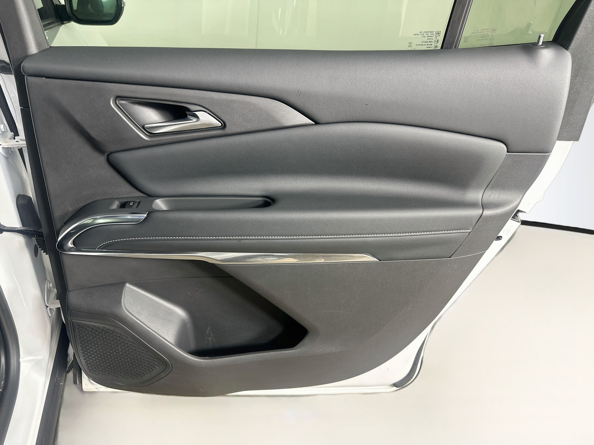 Used 2026 Chevrolet Traverse LT FWD image 32