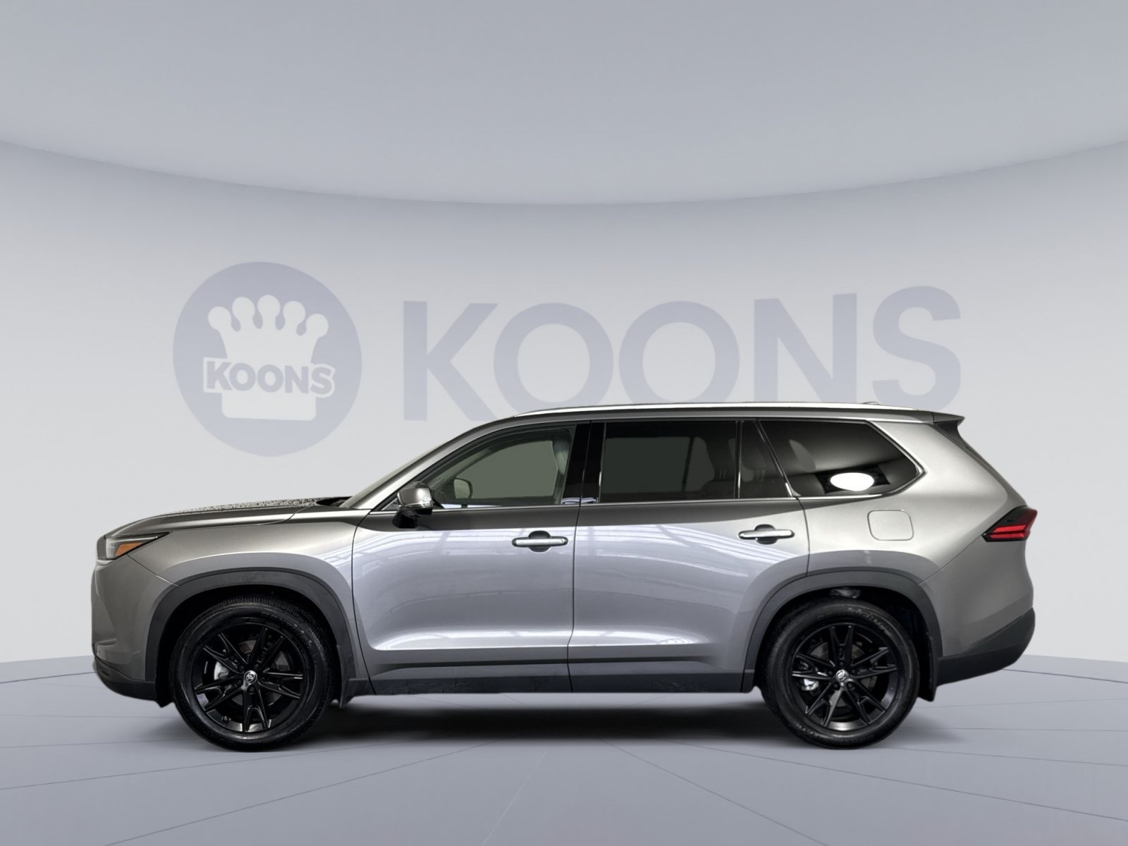 Used 2025 Toyota Grand Highlander AWD image 2