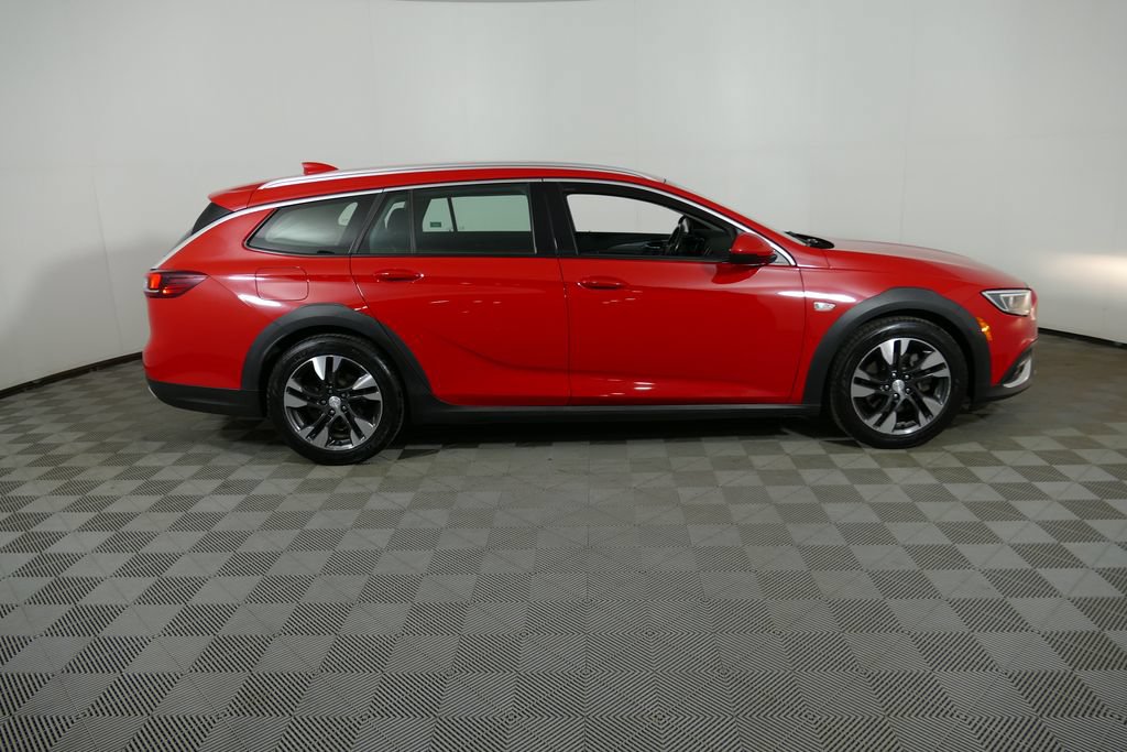 Used 2019 Buick Regal Preferred AWD/4WD image 2