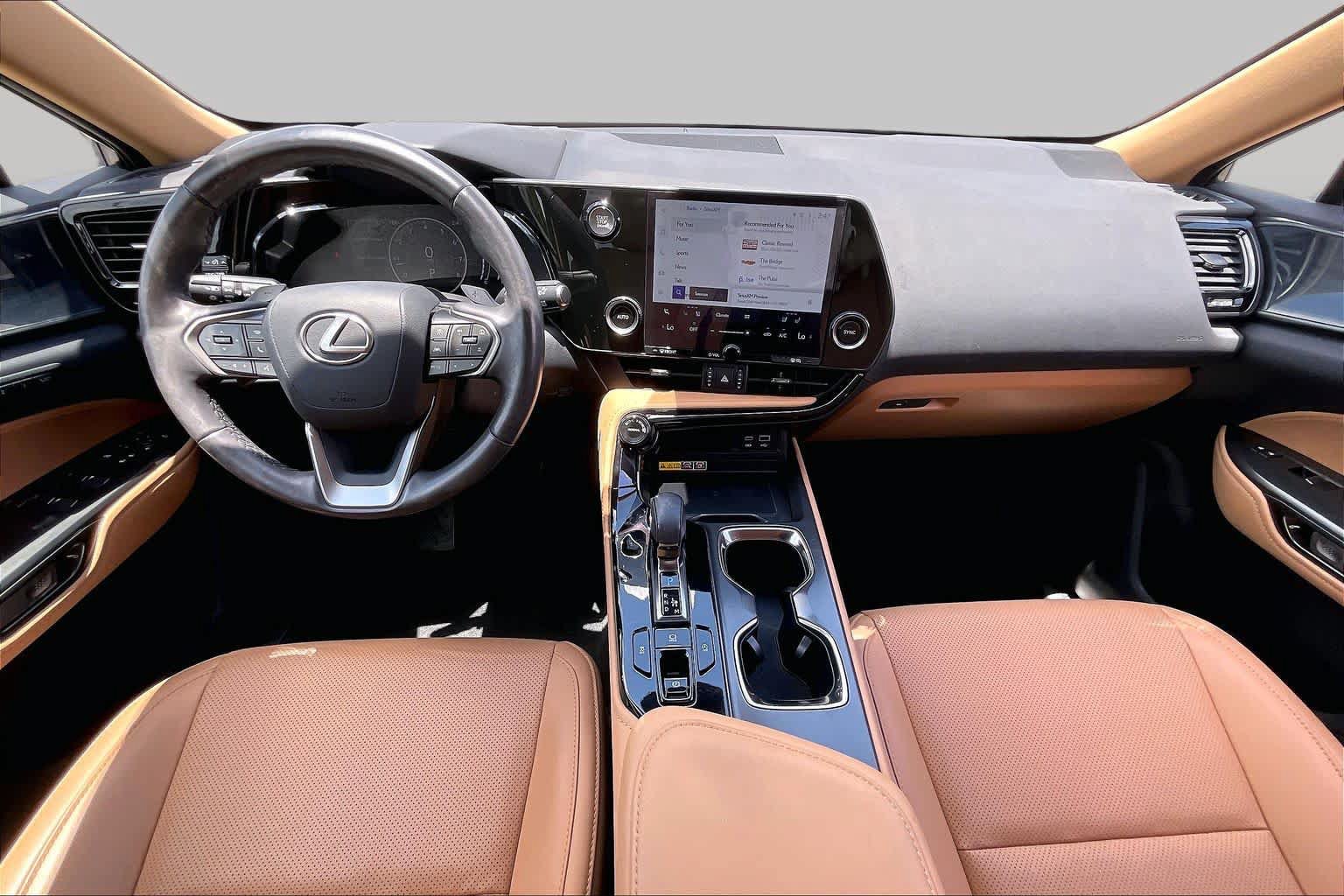 Used 2025 Lexus NX 250 FWD w/ Towing Package (2000 Lbs) image 13
