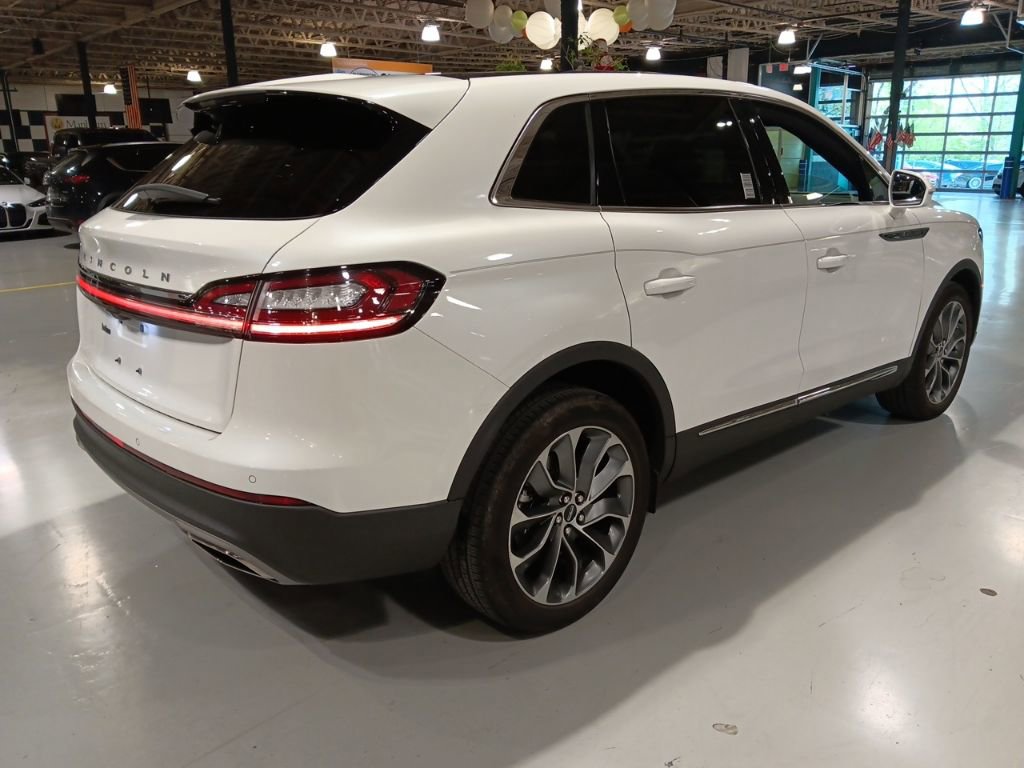 Used 2022 Lincoln Nautilus Reserve w/ Luxury Package image 6