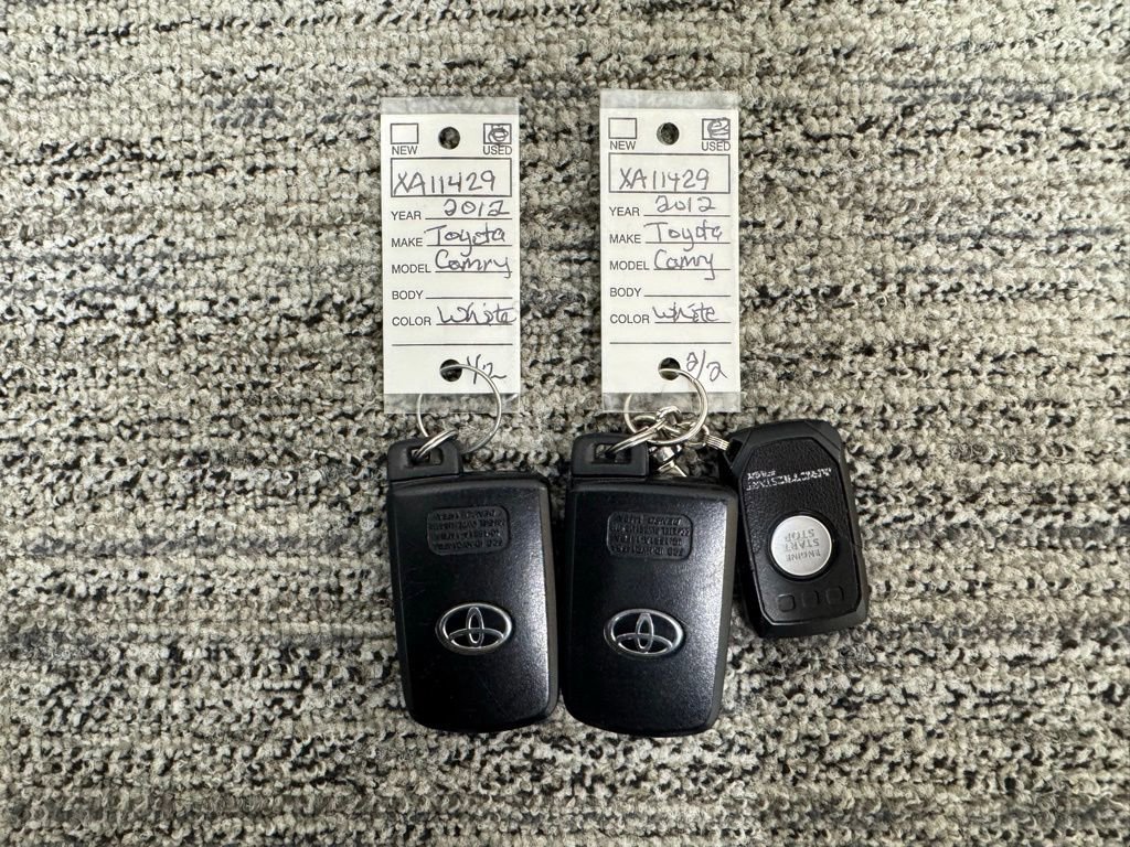 Used 2012 Toyota Camry XLE w/ Convenience Pkg image 41