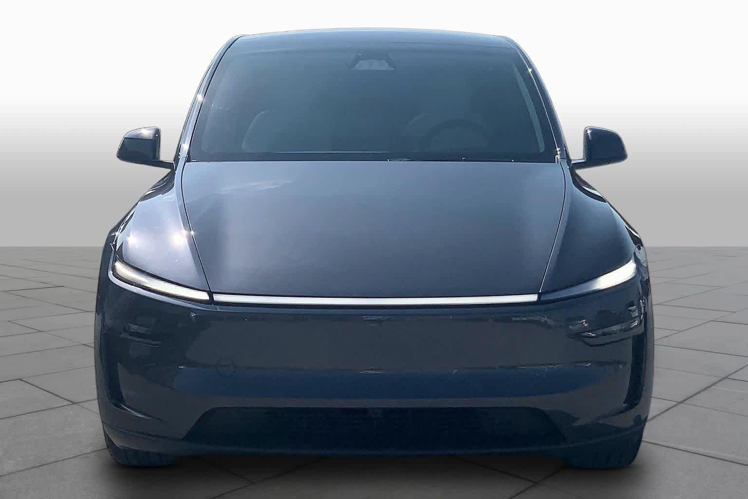 Used 2026 Tesla Model Y 2WD image 3