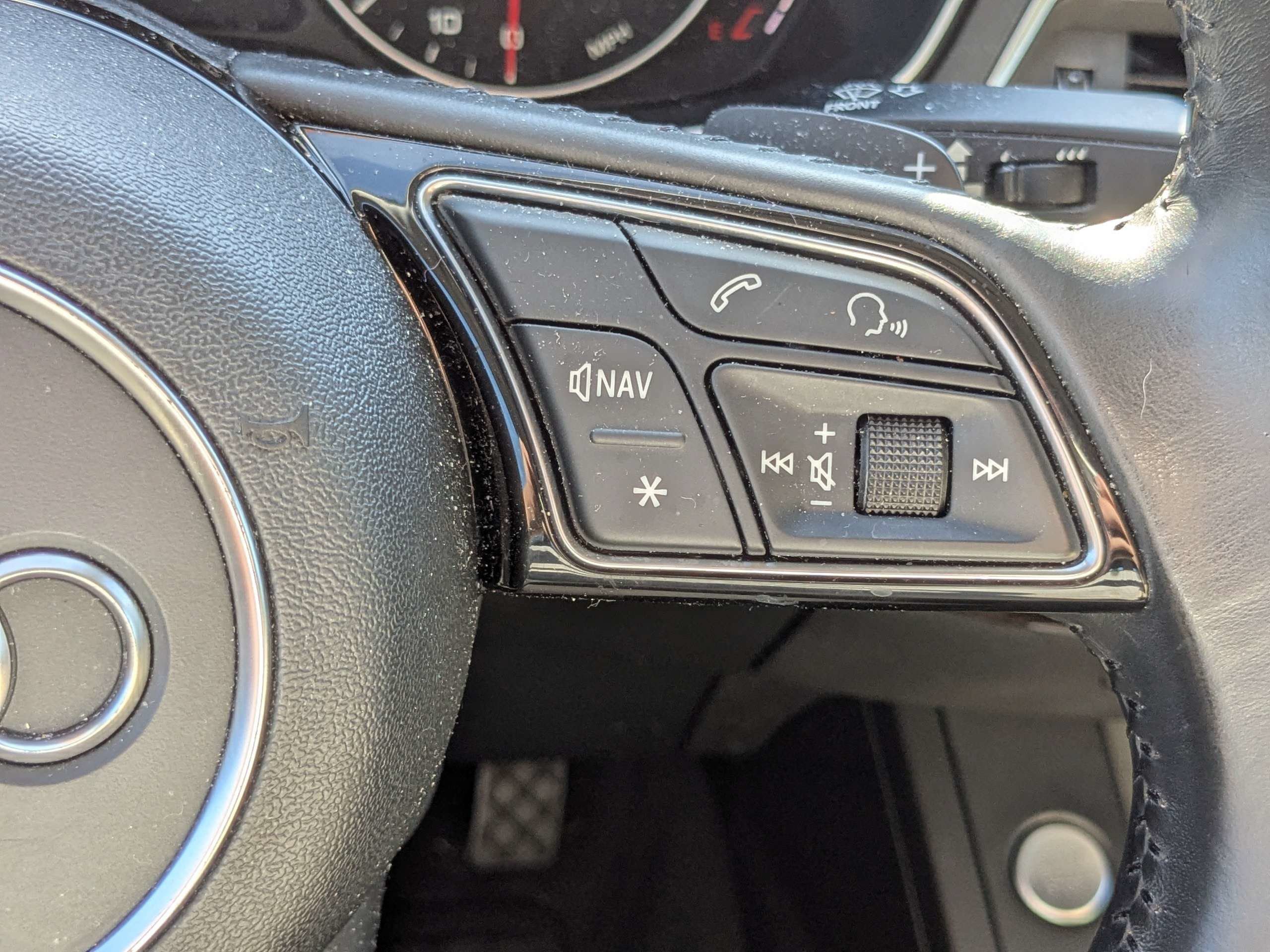 Used 2017 Audi A4 2.0T Premium FWD image 32