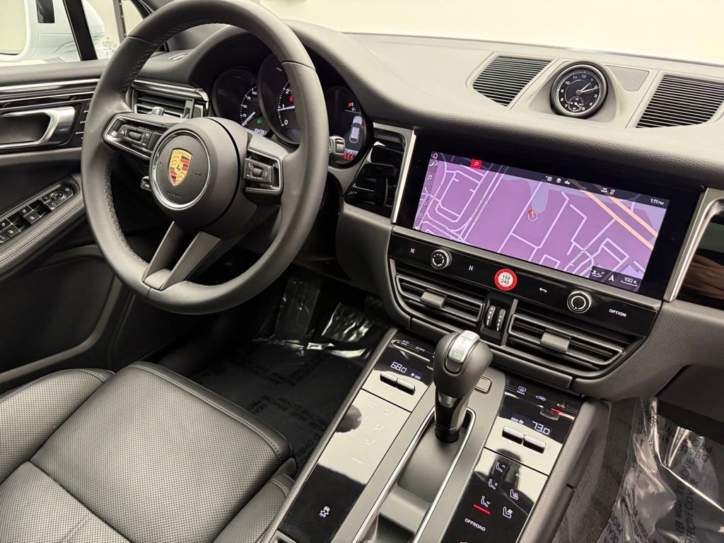 Used 2024 Porsche Macan image 41