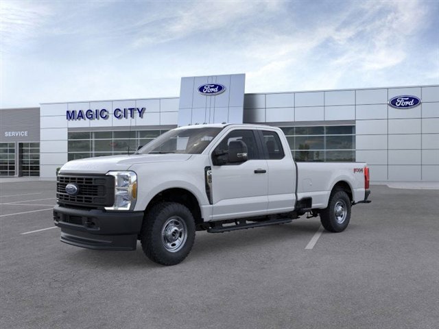 New 2025 Ford F250 XLT w/ FX4 Off-Road Package