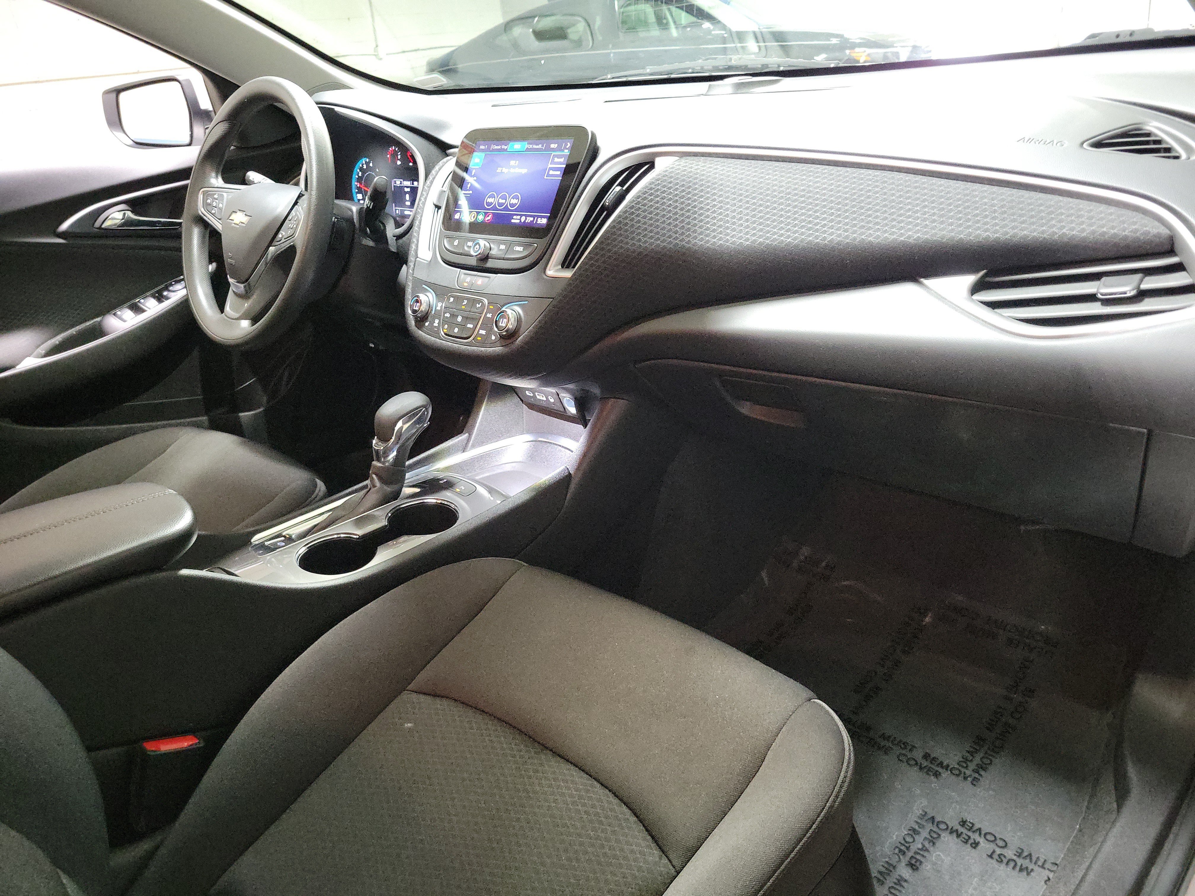 Used 2025 Chevrolet Malibu LT FWD image 11