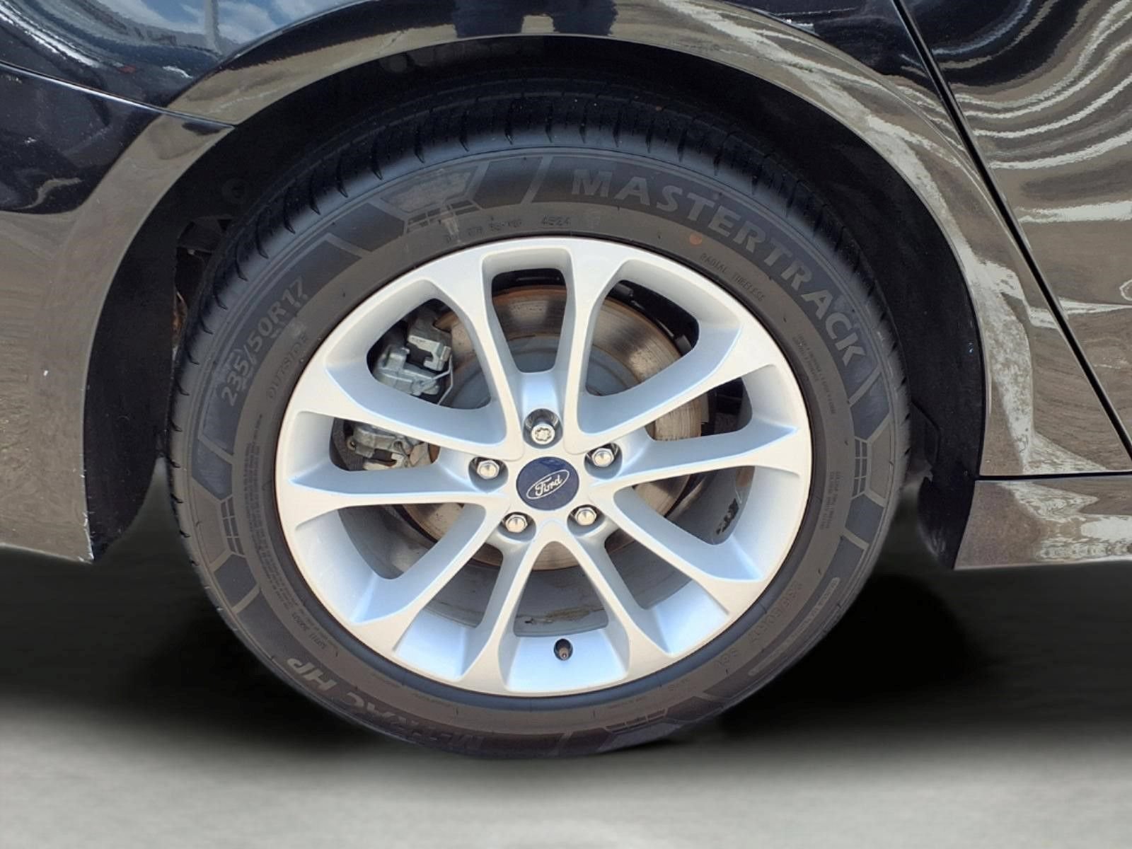 Used 2020 Ford Fusion SE FWD image 9