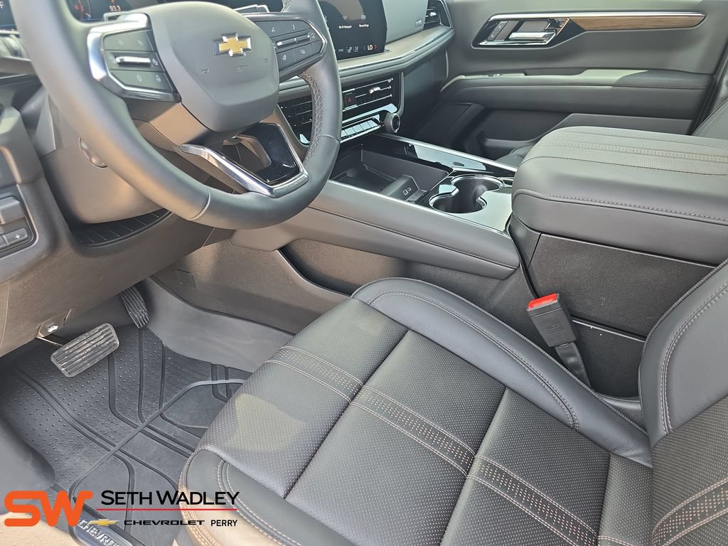 New 2026 Chevrolet Suburban High Country AWD/4WD image 17