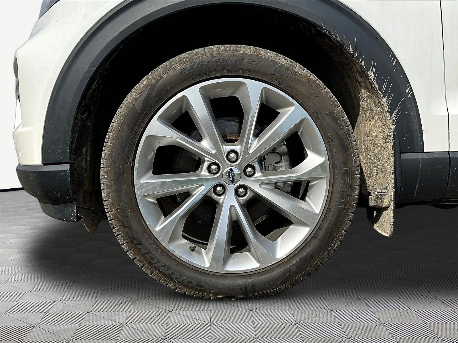 Used 2022 Ford Explorer Platinum w/ Technology Package AWD/4WD image 33