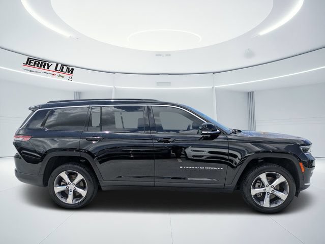 Used 2025 Jeep Grand Cherokee L Limited RWD image 2