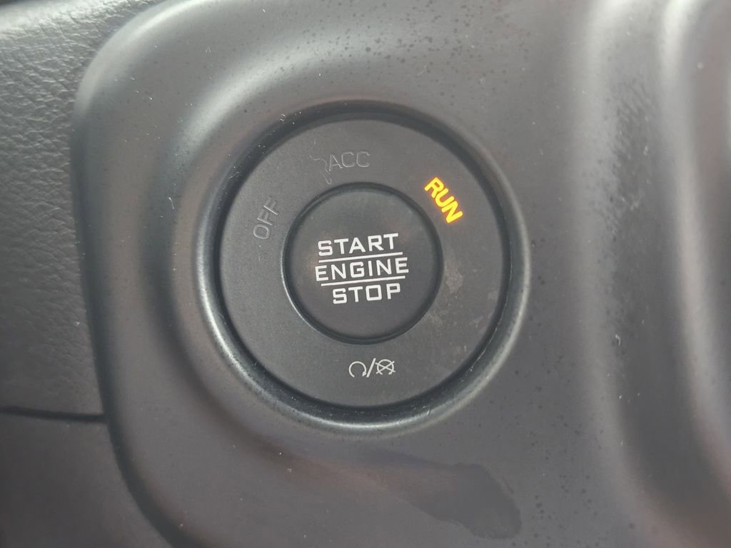 Used 2021 Jeep Wrangler Unlimited Sahara AWD/4WD image 24